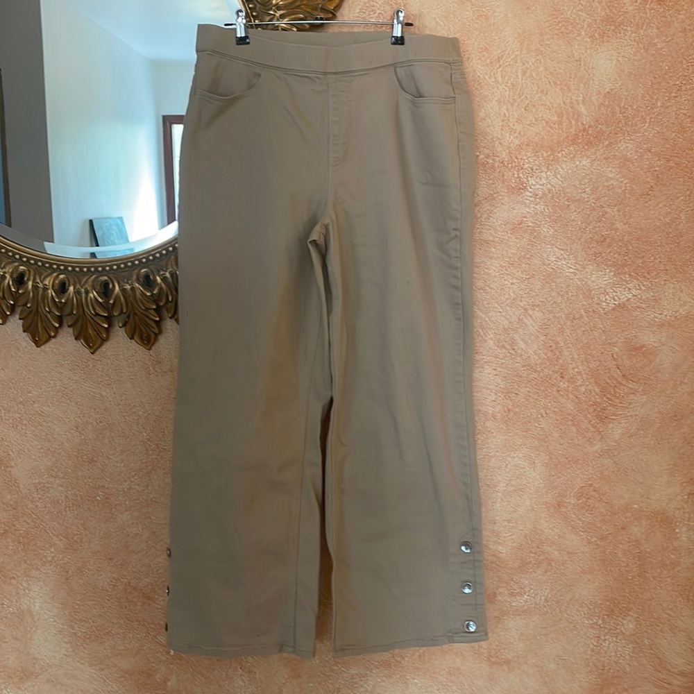 Isaac Mizrahi Live khaki Jeans Sz. 14